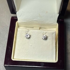 Elegant Diamonds Set in White Gold Stud Earrings